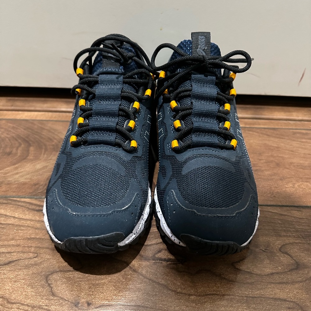 ASICS men’s shoes. NWT. Size 7 - Picture 2 of 4